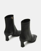 FARE BLACK LEATHER