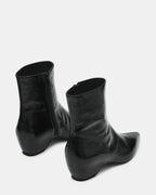 KARLSON BLACK LEATHER