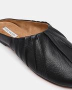 CUIR NOIR LOOM