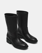 CUIR NOIR ÉGARÉ