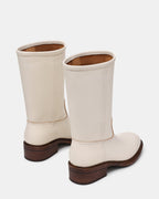 CUIR BLANC ÉGARÉ